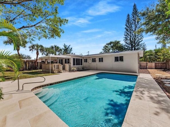 4687 NE 18th Ave, Oakland Park FL 33334