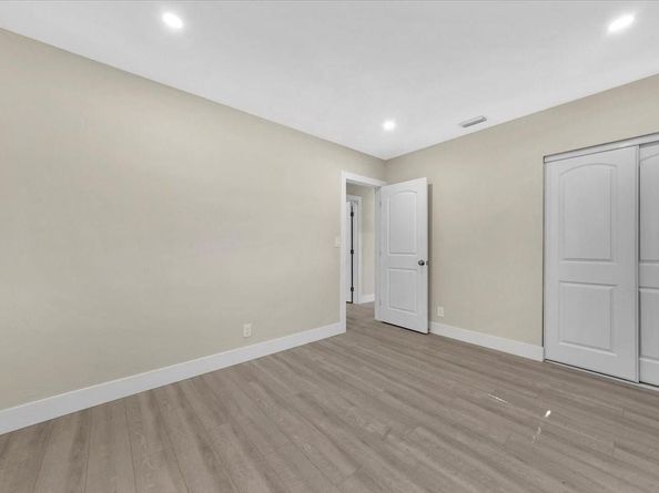 4687 NE 18th Ave, Oakland Park FL 33334