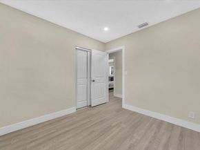 4687 NE 18th Ave, Oakland Park FL 33334