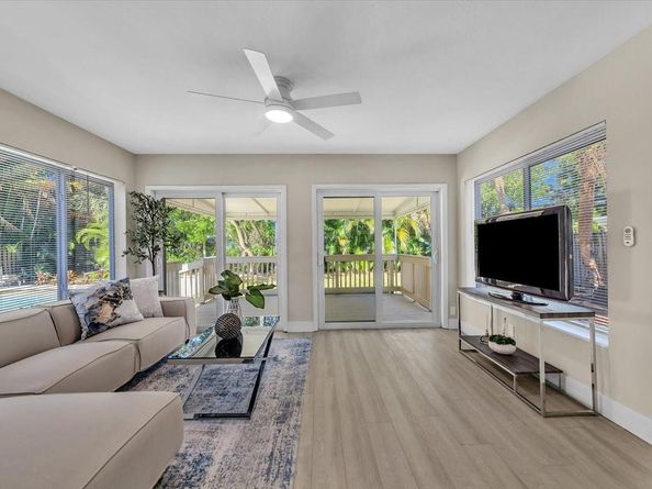 4687 NE 18th Ave, Oakland Park FL 33334