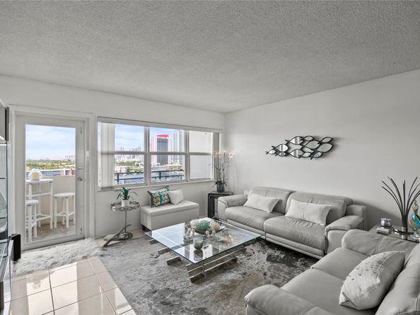 401 Golden Isles Dr 1102, Hallandale Beach FL 33009