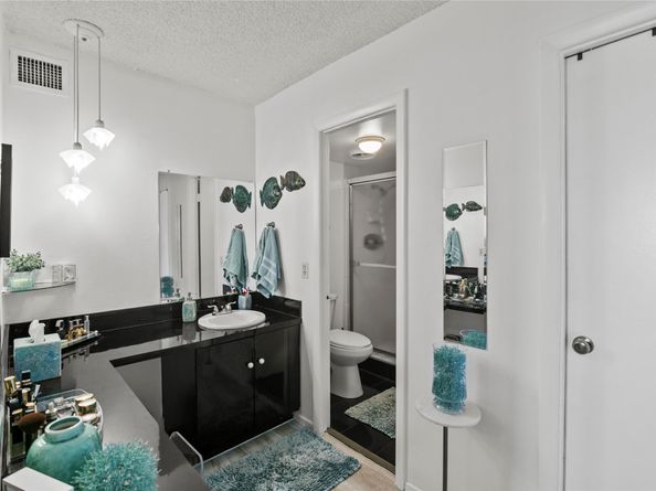 401 Golden Isles Dr 1102, Hallandale Beach FL 33009