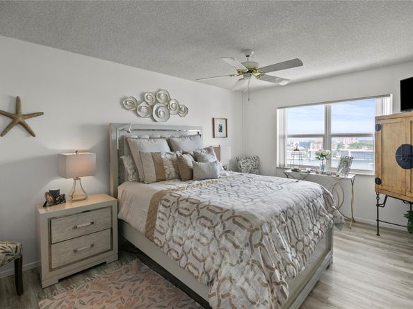 401 Golden Isles Dr 1102, Hallandale Beach FL 33009