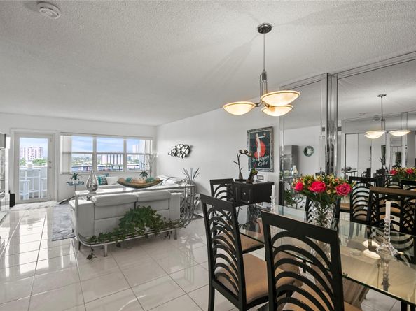 401 Golden Isles Dr 1102, Hallandale Beach FL 33009