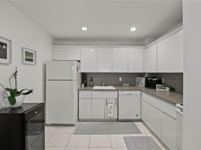 401 Golden Isles Dr 1102, Hallandale Beach FL 33009