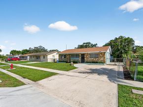5531 S 35th Court, Greenacres FL 33463
