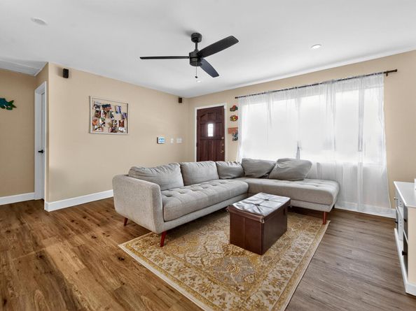 5531 S 35th Court, Greenacres FL 33463