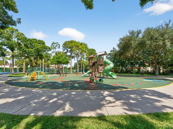 5531 S 35th Court, Greenacres FL 33463