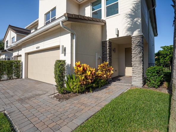 4350 Veleiros Ave, Deerfield Beach FL 33064