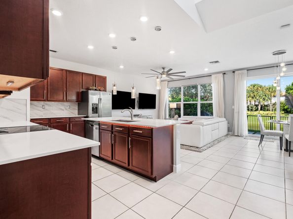 4350 Veleiros Ave, Deerfield Beach FL 33064