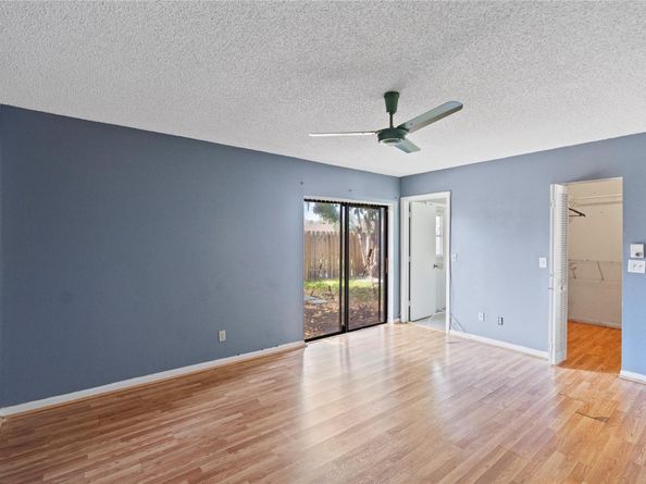 711 SW 95th Ter, Pembroke Pines FL 33025