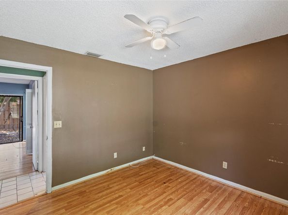 711 SW 95th Ter, Pembroke Pines FL 33025