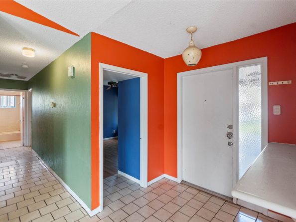711 SW 95th Ter, Pembroke Pines FL 33025