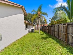 711 SW 95th Ter, Pembroke Pines FL 33025