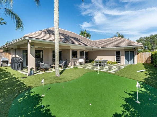 154 Coventry Pl, Palm Beach Gardens FL 33418