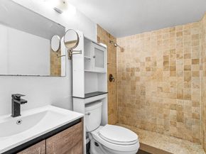 354 Chatham R, West Palm Beach FL 33417