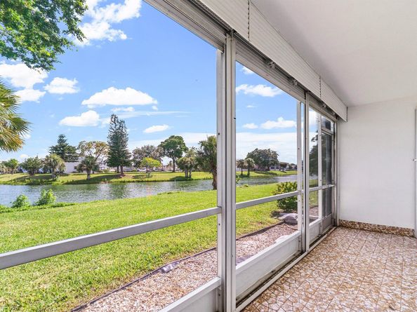 354 Chatham R, West Palm Beach FL 33417