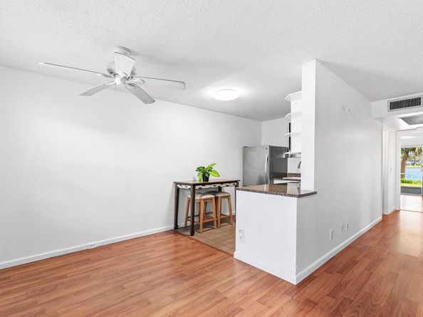 354 Chatham R, West Palm Beach FL 33417