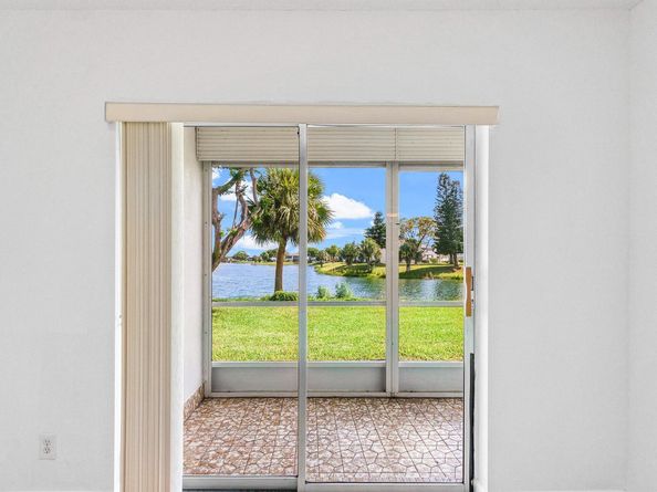 354 Chatham R, West Palm Beach FL 33417