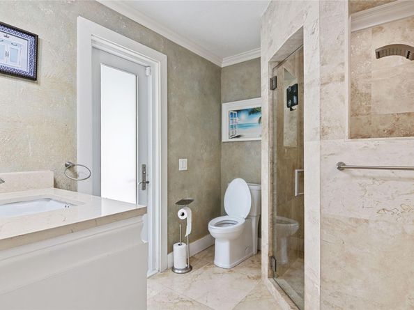 16686 Golfview Dr, Weston FL 33326