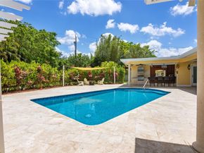 16686 Golfview Dr, Weston FL 33326