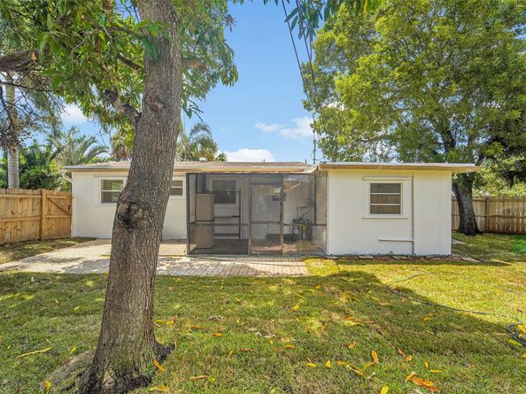 2628 NW 58th Ave, Margate FL 33063