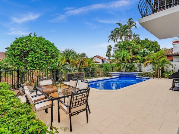 6400 Via Rosa, Boca Raton FL 33433
