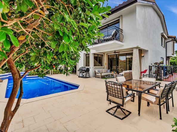 6400 Via Rosa, Boca Raton FL 33433