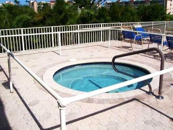 7320 Lake Circle Dr 101, Margate FL 33063