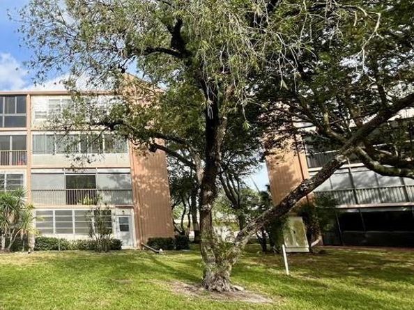 7320 Lake Circle Dr 101, Margate FL 33063