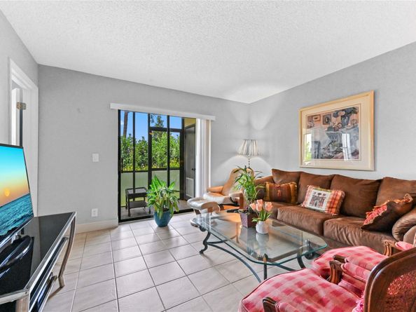 7118 Golf Colony Ct 103, Lake Worth FL 33467