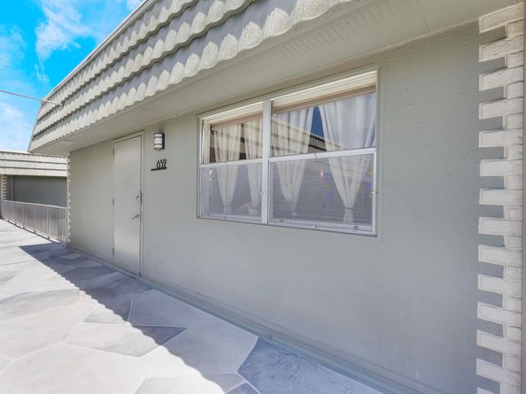 652 Flanders N, Delray Beach FL 33484