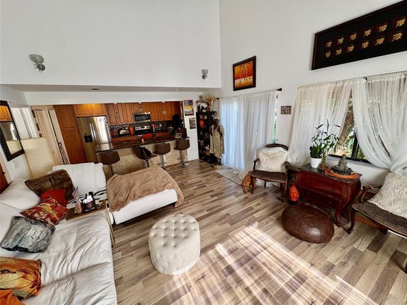 10130 NW 33rd Pl, Sunrise FL 33351