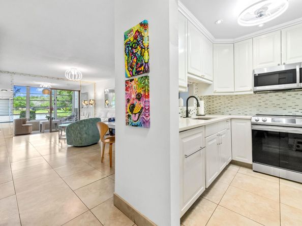 3530 NW 52nd Avenue 409, Lauderdale Lakes FL 33319