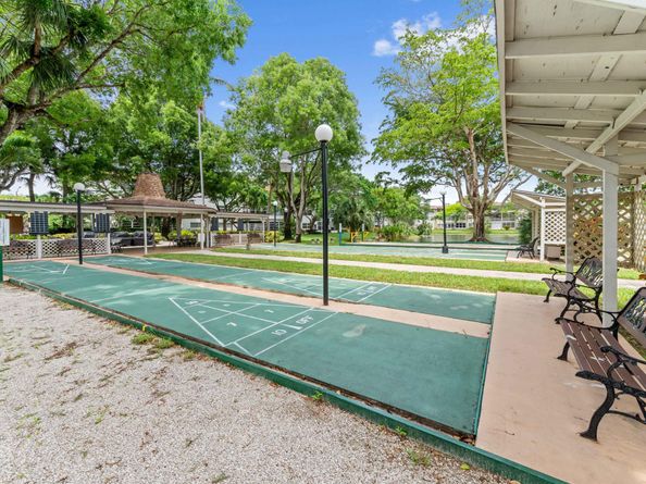 3530 NW 52nd Avenue 409, Lauderdale Lakes FL 33319