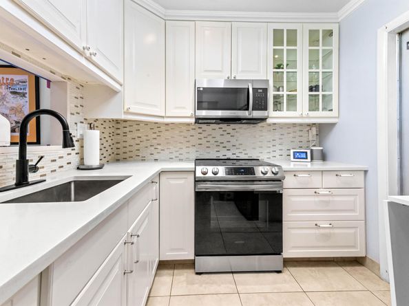 3530 NW 52nd Avenue 409, Lauderdale Lakes FL 33319