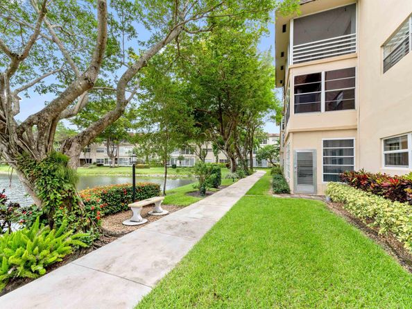 3530 NW 52nd Avenue 409, Lauderdale Lakes FL 33319