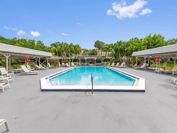 3530 NW 52nd Avenue 409, Lauderdale Lakes FL 33319