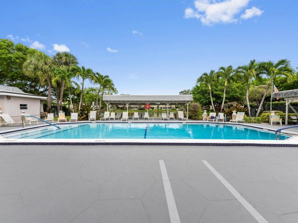 3530 NW 52nd Avenue 409, Lauderdale Lakes FL 33319