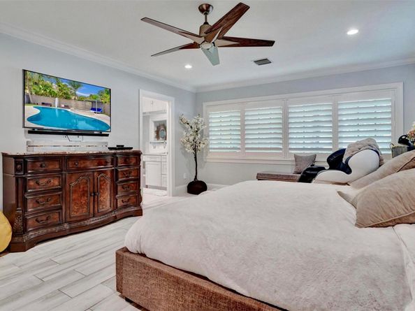 1514 Middle River Dr, Fort Lauderdale FL 33304