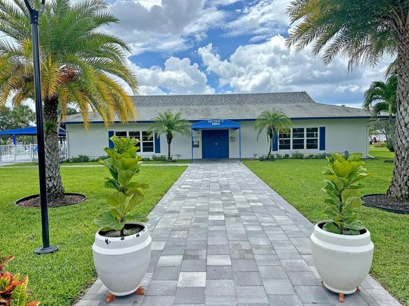 1382 High Point Way NE B, Delray Beach FL 33445