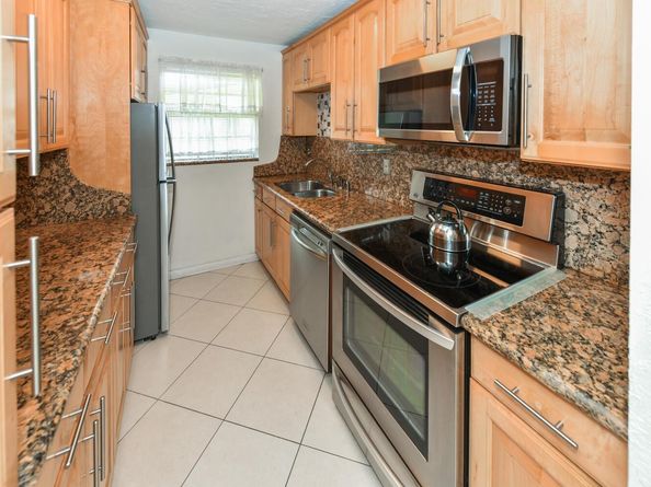 1382 High Point Way NE B, Delray Beach FL 33445