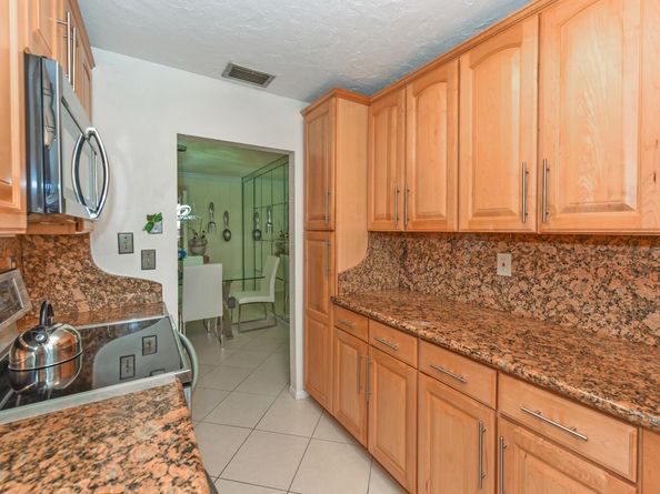 1382 High Point Way NE B, Delray Beach FL 33445