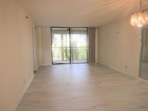 4640 Lucerne Lakes Boulevard 206, Lake Worth FL 33467