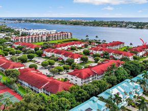 110 Half Moon Circle D2, Hypoluxo FL 33462