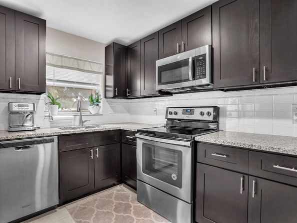 3524 Via Poinciana 102, Lake Worth FL 33467