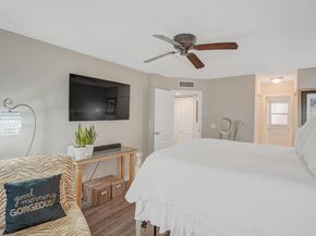 3524 Via Poinciana 102, Lake Worth FL 33467