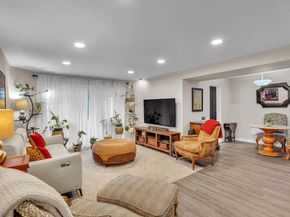 3524 Via Poinciana 102, Lake Worth FL 33467
