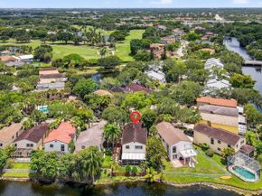 9861 Fairway Cove Ln, Plantation FL 33324