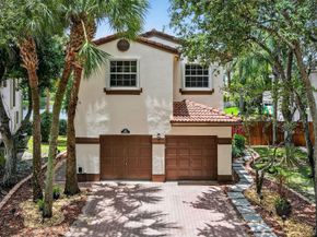 9861 Fairway Cove Ln, Plantation FL 33324